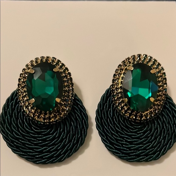 Vintage-Inspired Green and Gold Statement Earrings - Picture 1 of 7